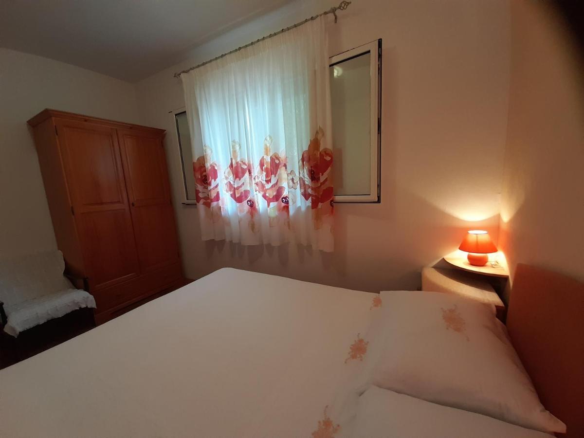 House-Apartments Ela -Mirca- Family Holiday Mirce Extérieur photo