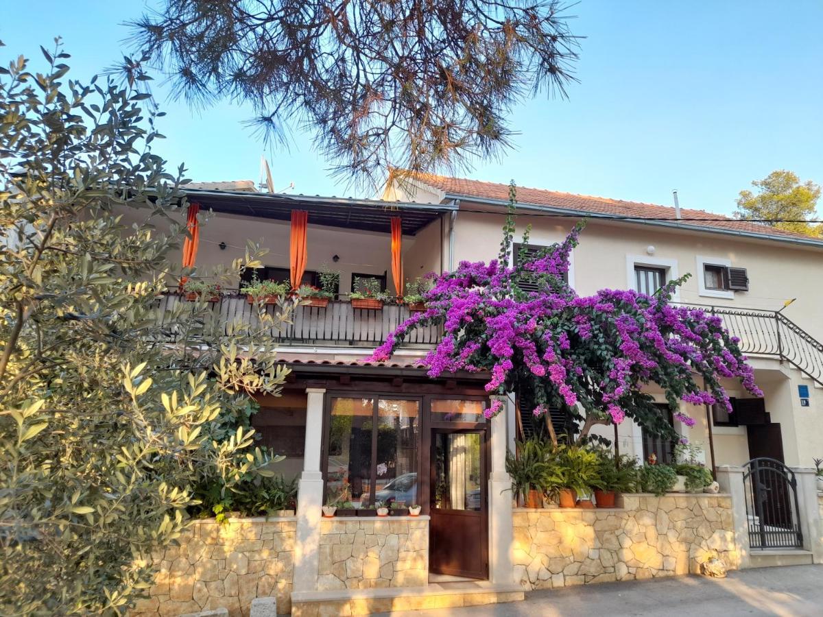 House-Apartments Ela -Mirca- Family Holiday Mirce Extérieur photo