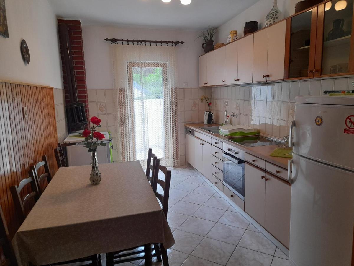 House-Apartments Ela -Mirca- Family Holiday Mirce Extérieur photo