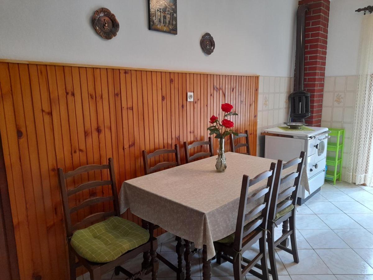 House-Apartments Ela -Mirca- Family Holiday Mirce Extérieur photo