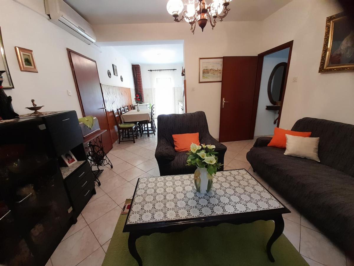 House-Apartments Ela -Mirca- Family Holiday Mirce Extérieur photo